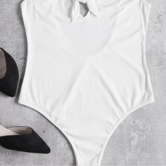 Brand new w/ tags! White knitted knotted bodysuit - Picture 2 of 4